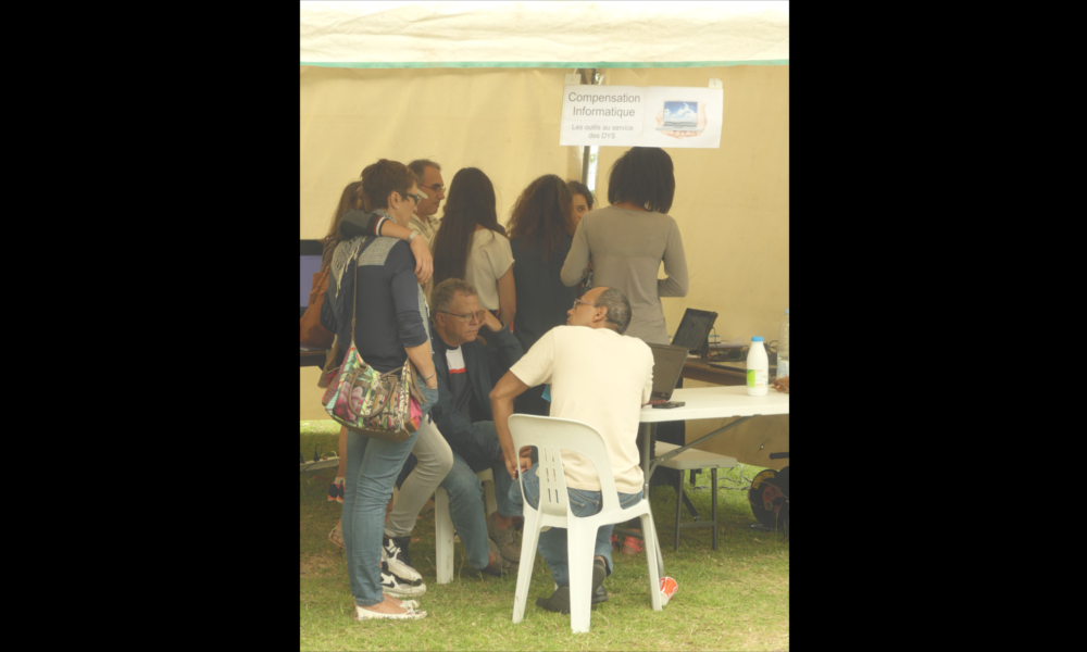 Photo Journee Nationale des DYS 2017 - 18 - Stand Apedys Compensation Informatique.JPG